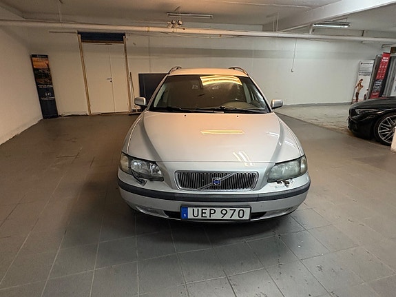 Volvo V70 9 of 16