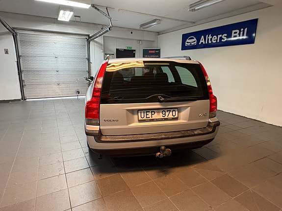 Volvo V70 4 of 16