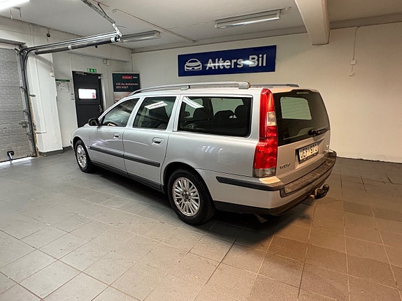 Volvo V70 5 of 16