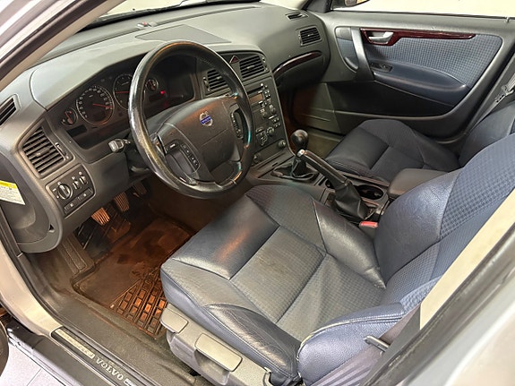Volvo V70 14 of 16
