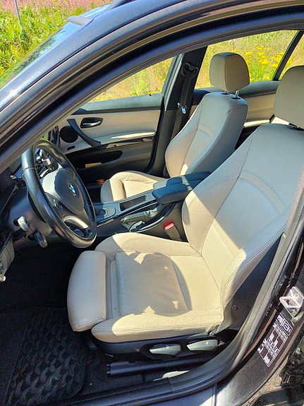 BMW 320d 3 of 5