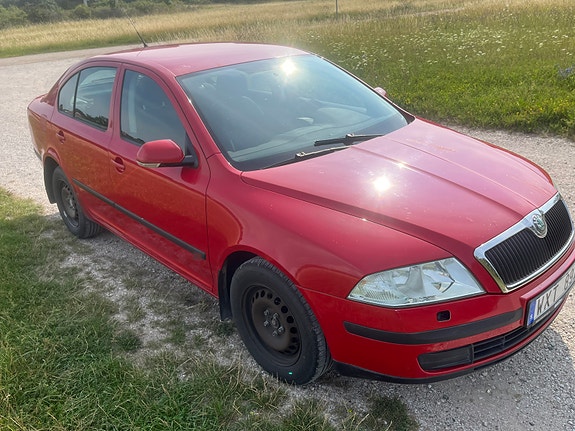 Skoda Octavia 2 of 8