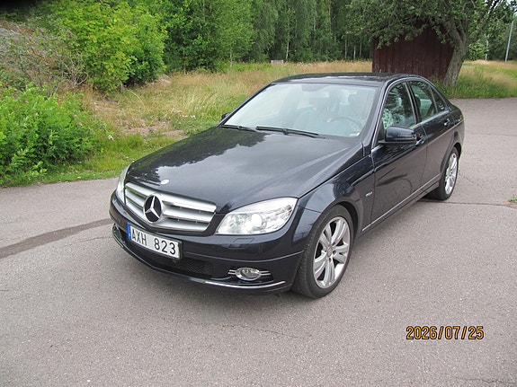 Mercedes-Benz C180 5 of 11