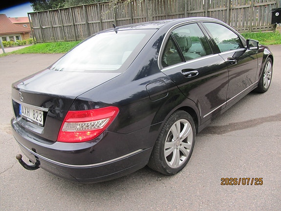 Mercedes-Benz C180 4 of 11
