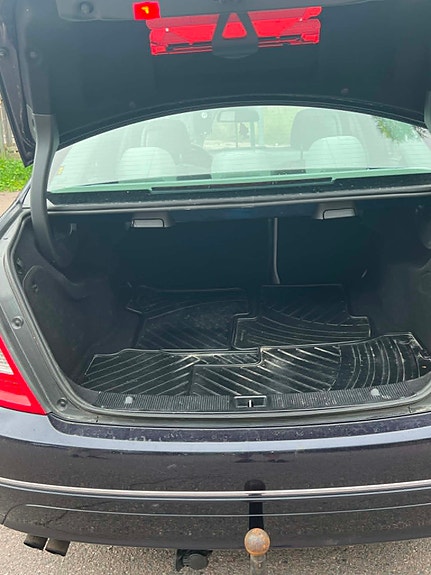 Mercedes-Benz C180 11 of 11