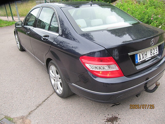 Mercedes-Benz C180 3 of 11
