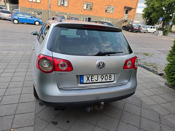 Volkswagen Passat 13 of 18