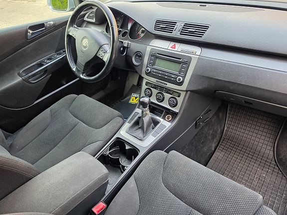 Volkswagen Passat 7 of 18
