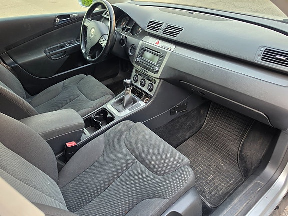 Volkswagen Passat 6 of 18
