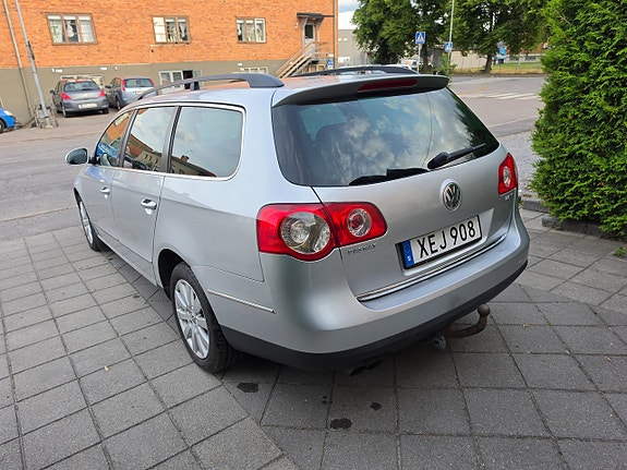 Volkswagen Passat 4 of 18