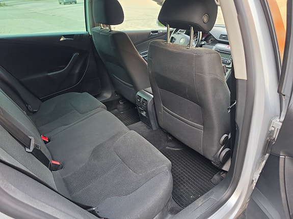 Volkswagen Passat 8 of 18