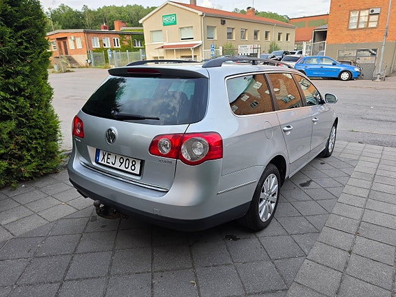 Volkswagen Passat 3 of 18