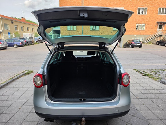 Volkswagen Passat 12 of 18