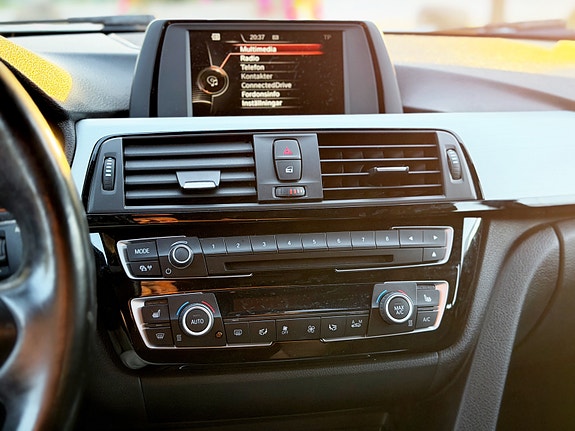 BMW 320d 10 of 12