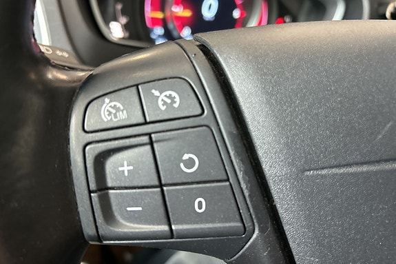 Volvo V40 21 of 27