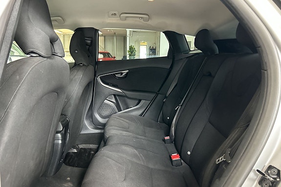 Volvo V40 13 of 27