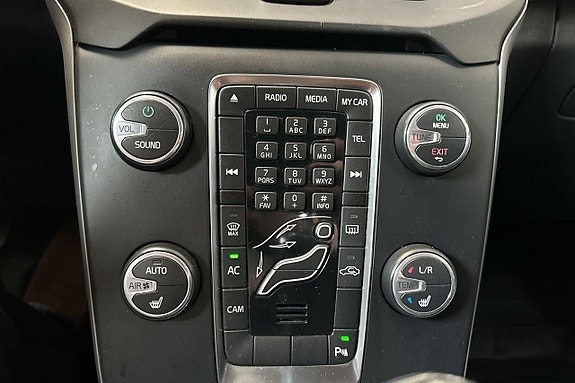 Volvo V40 19 of 27