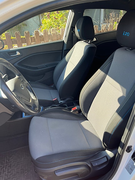 Hyundai i20 6 of 9