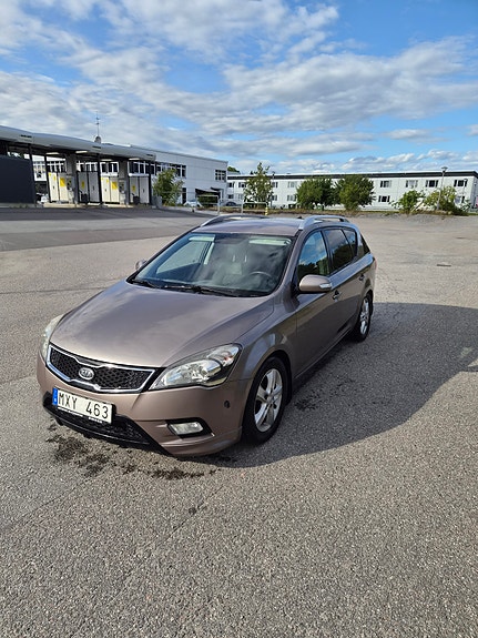 Kia Ceed 3 of 5