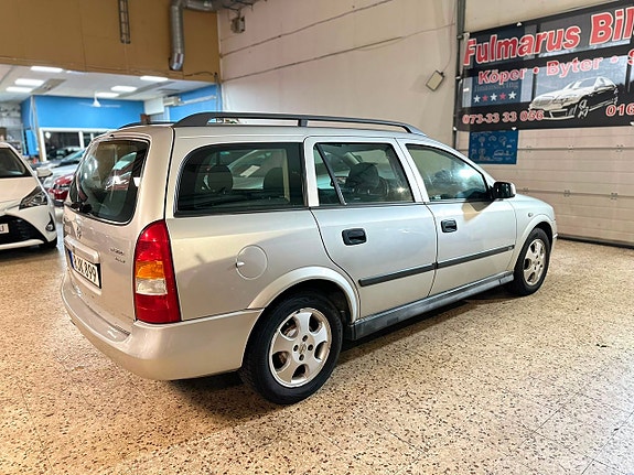 Opel Astra 4 of 5