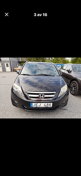 Honda FR-V 2 of 13