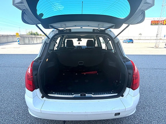 Peugeot 308 SW 5 of 5