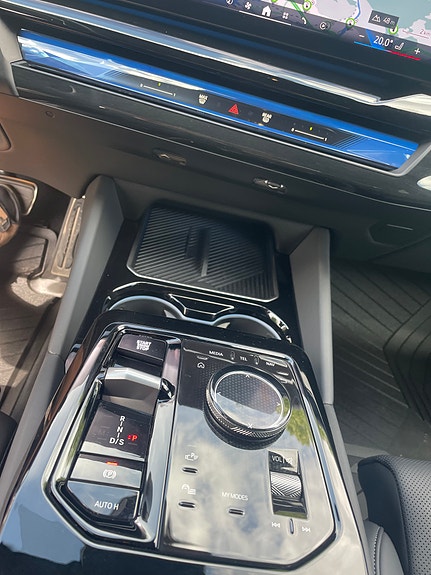 BMW 550e 3 of 5