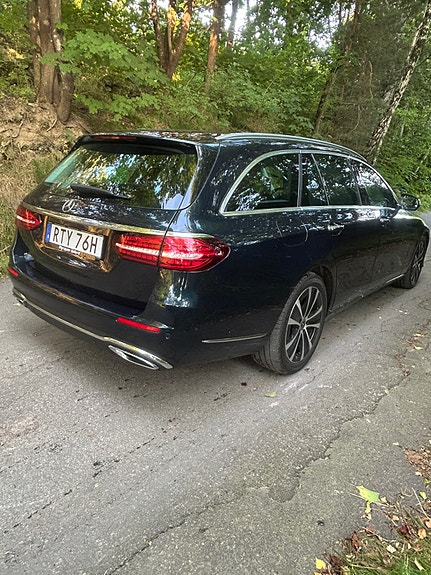 Mercedes-Benz E400 4 of 12
