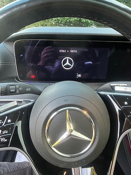 Mercedes-Benz E400 6 of 12