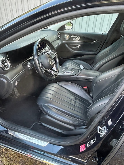 Mercedes-Benz E400 7 of 12