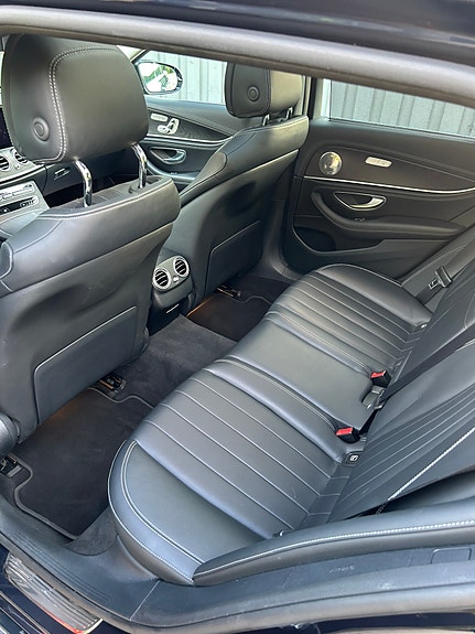 Mercedes-Benz E400 9 of 12
