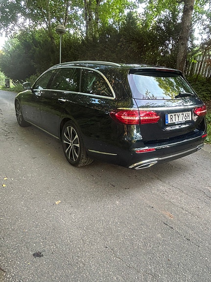 Mercedes-Benz E400 3 of 12