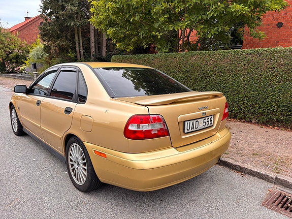 Volvo S40 2 of 5
