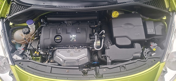 Peugeot 207 CC 12 of 22