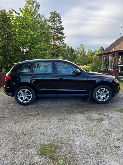 Audi Q5 2 of 9