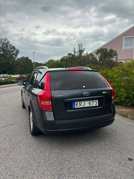 Kia Ceed 2 of 5