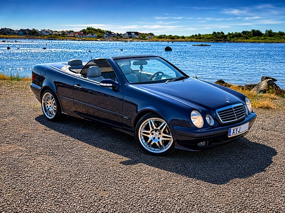 Mercedes-Benz CLK230 2 of 17
