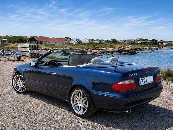 Mercedes-Benz CLK230 6 of 17