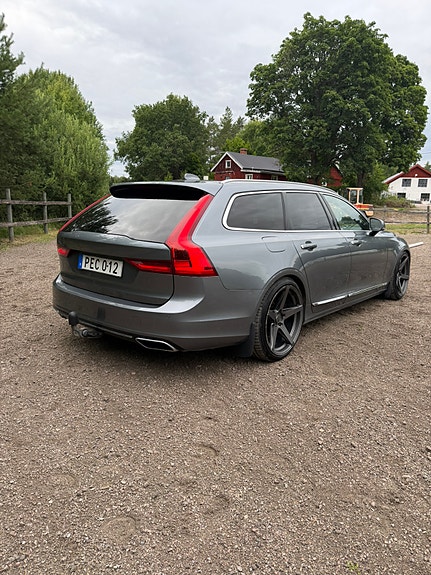 Volvo V90 3 of 5