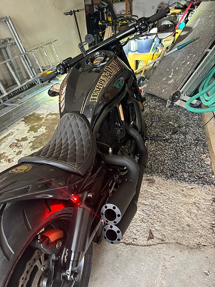 Harley-Davidson VRSCDX Night Rod Special 4 of 26
