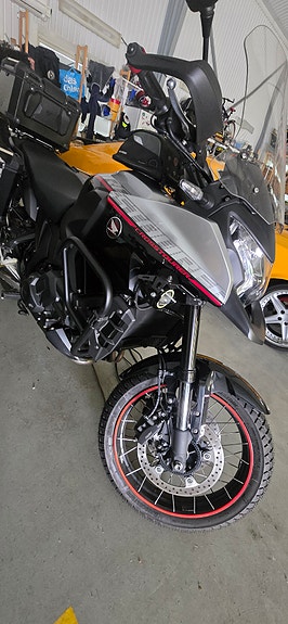 Honda VFR1200XD Crosstourer 3 of 9