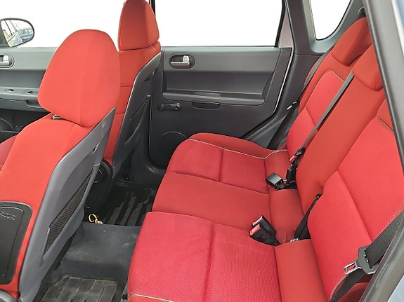 Mitsubishi Colt 7 of 8