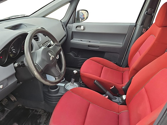 Mitsubishi Colt 6 of 8