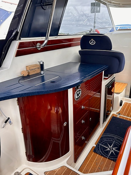 Aquador 28 HT 6 of 8