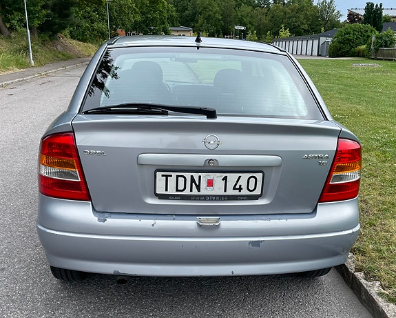 Opel Astra 2 of 5