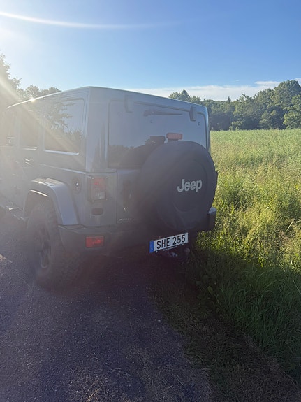 Jeep Wrangler Unlimited 4 of 5