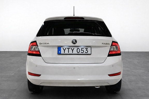 Skoda Fabia 2 of 4