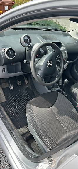 Toyota Aygo 3 of 5