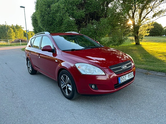 Kia Ceed 2 of 5