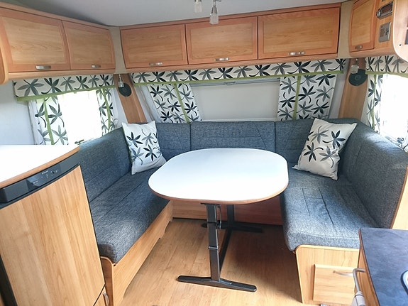 Polar 560 BK 2 of 4